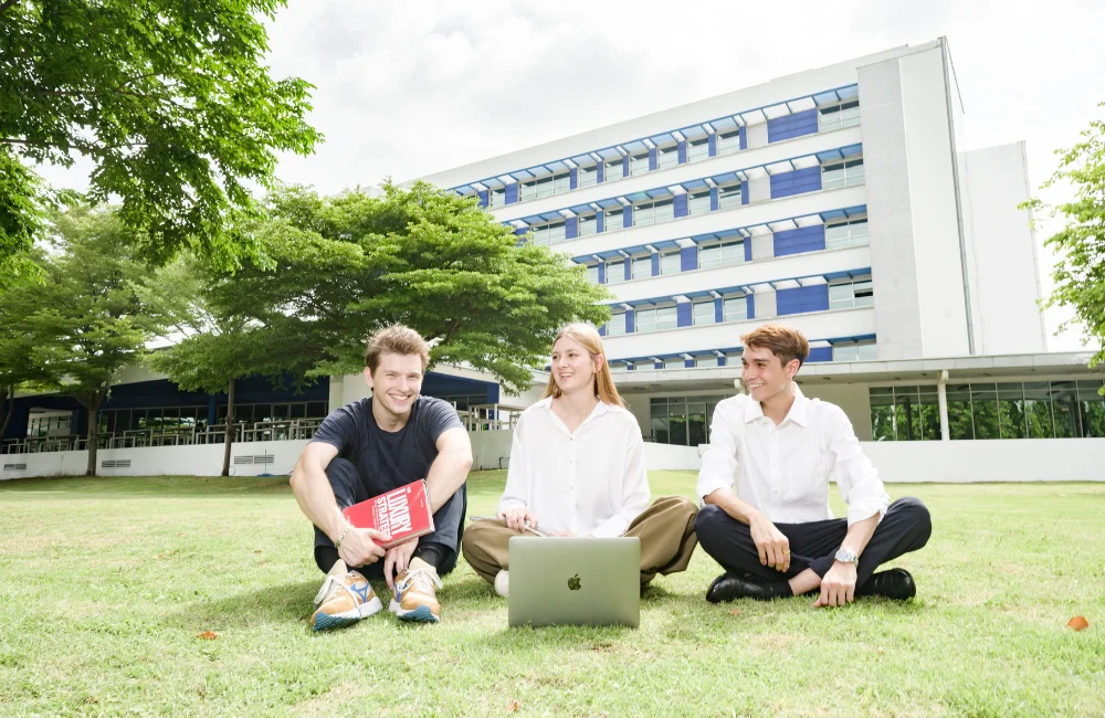 มหาวิทยาลัยอินเตอร์ในไทยดียังไง พร้อมแนะนำหลักสูตรนานาชาติคืออะไร
